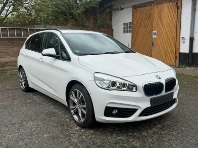 Gebraucht BMW 218 Sport Line 150 PS (110 kW) 2014 Weiß Van / Kleinbus