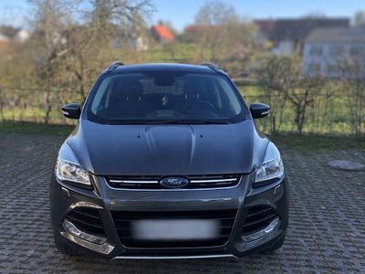 Gebraucht Ford Kuga Titanium 179 PS (131 kW) 2016 Grau SUV