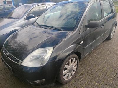 Gebraucht Ford Fiesta 100 PS (73 kW) 2002 Grün Kleinwagen
