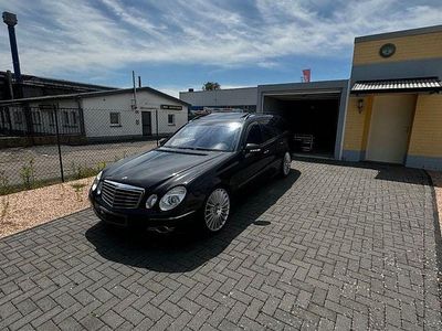 Mercedes E320