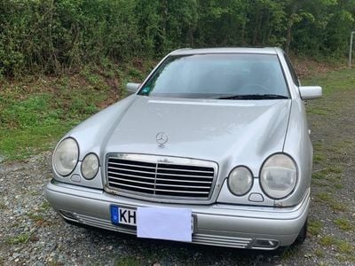 Mercedes E280