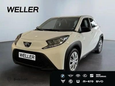 Gebraucht Toyota Aygo Play 72 PS (52 kW) 2023 Schneeweiß Kleinwagen
