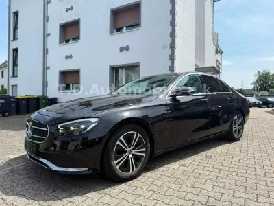 Gebraucht Mercedes E220 194 PS (142 kW) 2021 Schwarz Limousine
