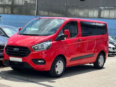 Gebraucht Ford Transit 105 PS (77 kW) 2019 Racerot Van / Kleinbus