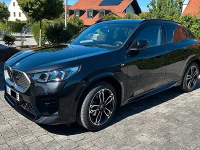 Gebraucht BMW iX2 M Sport 150 kW (204 PS) 2025 Schwarz SUV