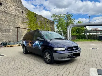 Gebraucht Chrysler Voyager 158 PS (116 kW) 1998 Violett Van / Kleinbus