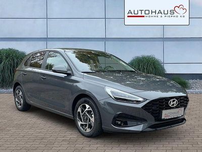 Neu Hyundai i30 97 PS (71 kW) 2025 Grau Limousine