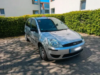 Gebraucht Ford Fiesta 60 PS (44 kW) 2005 Silber Kleinwagen