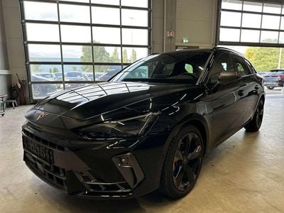 Midnight schwarz Gebraucht 2025 Cupra Leon Kombi | 30.900 € (Guter Preis)