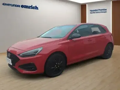 Gebraucht Hyundai i30 Advantage 101 PS (74 kW) 2024 Engine red / sol Kleinwagen