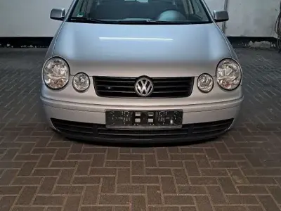 Gebraucht VW Polo Basis 64 PS (47 kW) 2004 Silber Kleinwagen