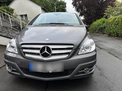 Mercedes B200
