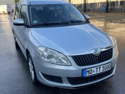 Gebraucht Skoda Roomster 86 PS (63 kW) 2013 Silber Van / Kleinbus