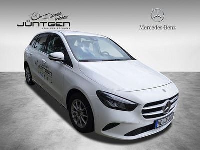 Gebraucht Mercedes B180 Style 116 PS (85 kW) 2019 Weiß Van / Kleinbus
