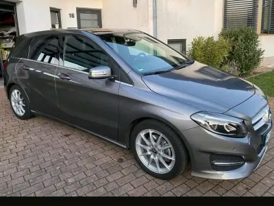 Usata Mercedes B220 170 CV (125 kW) 2018 Argento Monovolume