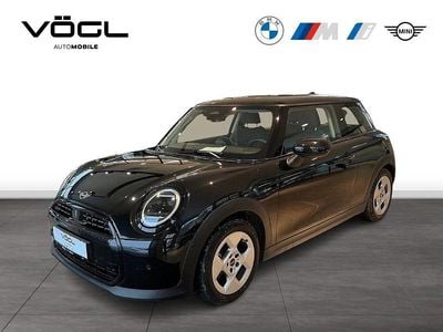 Schwarz Gebraucht 2024 Mini Cooper Classic Kleinwagen | 23.670 € (Guter Preis)