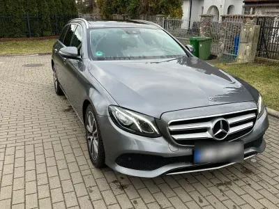 Gebraucht Mercedes E220 194 PS (142 kW) 2017 Grau Kombi