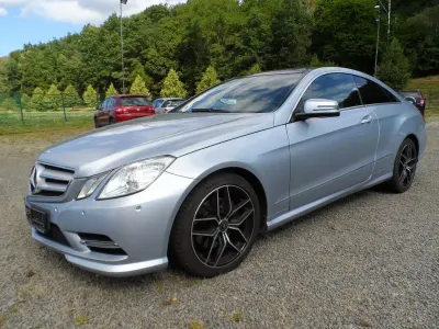 Gebraucht Mercedes E250 204 PS (150 kW) 2012 Silber Coupé