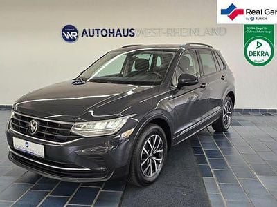 Gebraucht VW Tiguan Life 150 PS (110 kW) 2022 Uranograu/cinza urano SUV