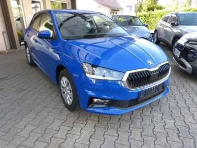 Neu Skoda Fabia Essence 80 PS (58 kW) 2026 Blau Kleinwagen