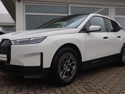 Gebraucht BMW iX 384 kW (523 PS) 2022 Alpinweiß uni SUV