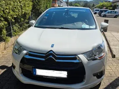 Gebraucht DS Automobiles DS4 So Chic 163 PS (119 kW) 2015 Weiß Limousine