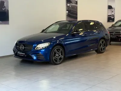 Gebraucht Mercedes C300e Night 320 PS (235 kW) 2019 Blau Limousine