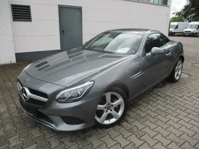 Używany Mercedes SLC180 156 KM (114 kW) 2019 Szary Kabriolet