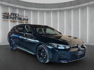 Gebraucht VW Passat R-line 150 PS (110 kW) 2025 Mythos black Kombi