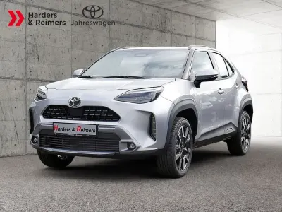 Neu Toyota Yaris Cross 131 PS (96 kW) 2026 Silber SUV