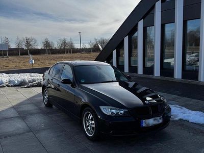 Gebraucht BMW 320 170 PS (125 kW) 2007 Schwarz Limousine