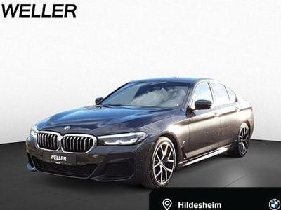 Grau Gebraucht 2023 BMW 520 Shadowline Limousine | 31.990 € (Superpreis)