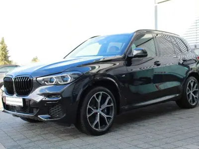 Używany BMW X5 M Sport 340 KM (250 kW) 2023 Czarny SUV