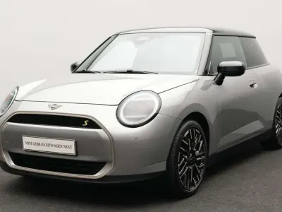 Gebraucht Mini Cooper SE Favoured 160 kW (218 PS) 2025 Grau Kleinwagen