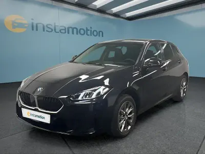 Nouă BMW 116 122 CP (89 kW) 2025 Negru Hatchback