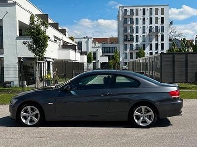 Gebraucht BMW 320 177 PS (130 kW) 2007 Silber Coupé