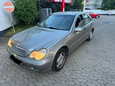 Gebraucht Mercedes C180 142 PS (104 kW) 2003 Grau Limousine