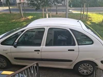 Gebraucht Citroën Xsara Picasso 108 PS (79 kW) 2005 Weiß Van / Kleinbus