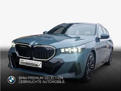Gebraucht BMW 520 M Sport 197 PS (144 kW) 2025 Grün (cape york gruen metallic) Kombi
