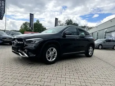 Gebraucht Mercedes GLA200 Progressive 163 PS (119 kW) 2025 Nachtschwarz SUV