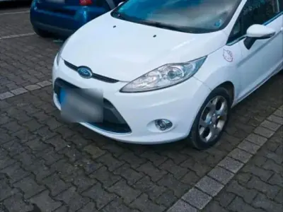 Gebraucht Ford Fiesta 120 PS (88 kW) 2009 Weiß Coupé