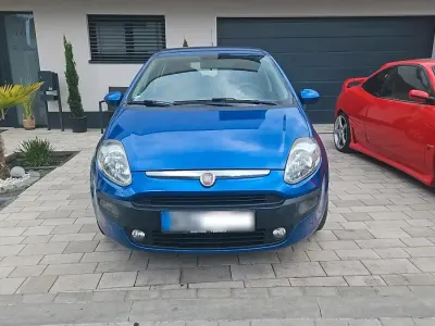 Gebraucht Fiat Punto Evo 105 PS (77 kW) 2011 Blau Kleinwagen