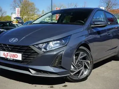 Neu Hyundai i20 79 PS (58 kW) 2025 Auroragreymet. Kleinwagen