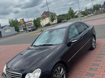 Gebraucht Mercedes C180 143 PS (105 kW) 2005 Schwarz Limousine