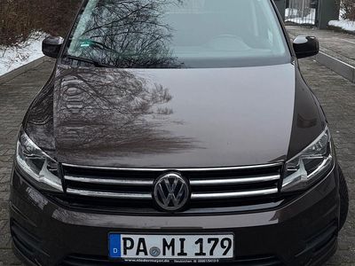 Braun Gebraucht 2015 VW Caddy Comfortline Van / Kleinbus | 15.900 € (Fairer Preis)
