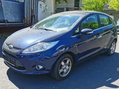 Gebraucht Ford Fiesta Titanium 82 PS (60 kW) 2012 Blau Limousine