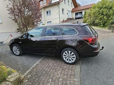 Begagnad Opel Astra Edition 165 HK (121 kW) 2015 Brun Kombi