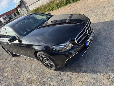 Gebraucht Mercedes E220 194 PS (142 kW) 2019 Schwarz Limousine