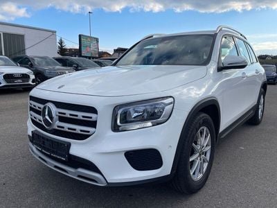 Mercedes GLB220