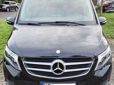Mercedes V220